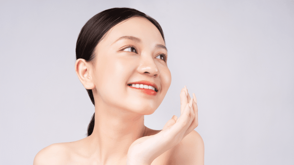 ฉีดไขมันหน้าผากคืออะไร? เติมเต็มมิติใบหน้าให้อ่อนเยาว์อย่างเป็นธรรมชาติ